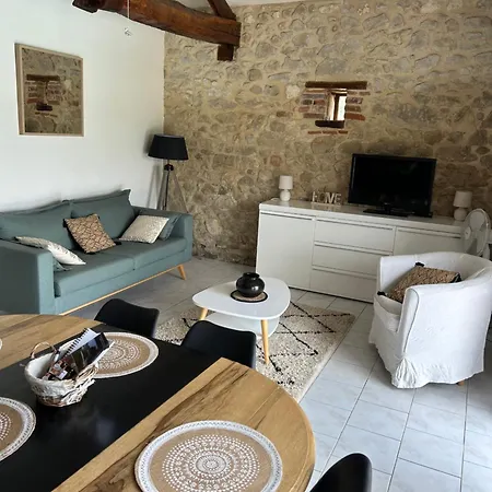 Avec Piscine Holiday home *